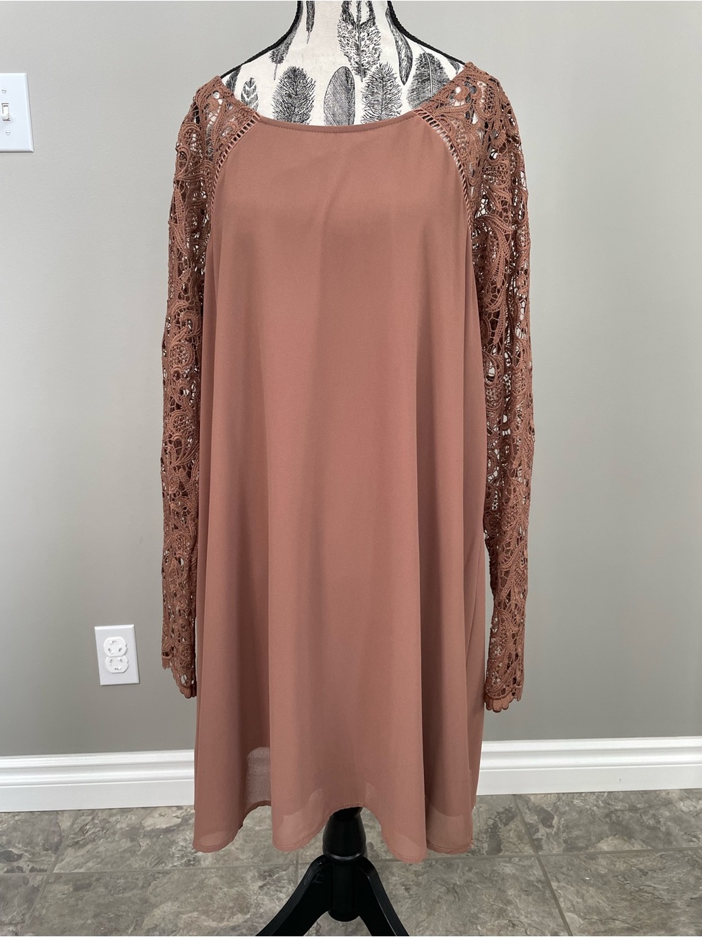 Lace-Sleeve Swing Dress in Brown